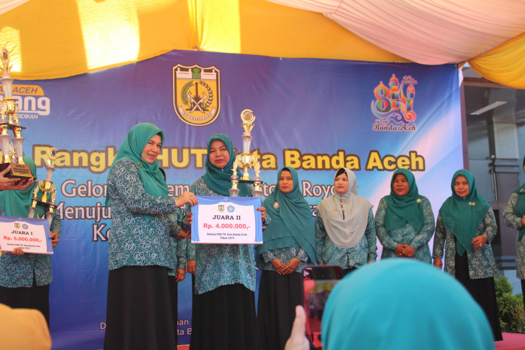 JUARA 2 HATINYA PKK DAN JUARA HIBURAN LOMBA GAMPONG SE BANDA ACEH