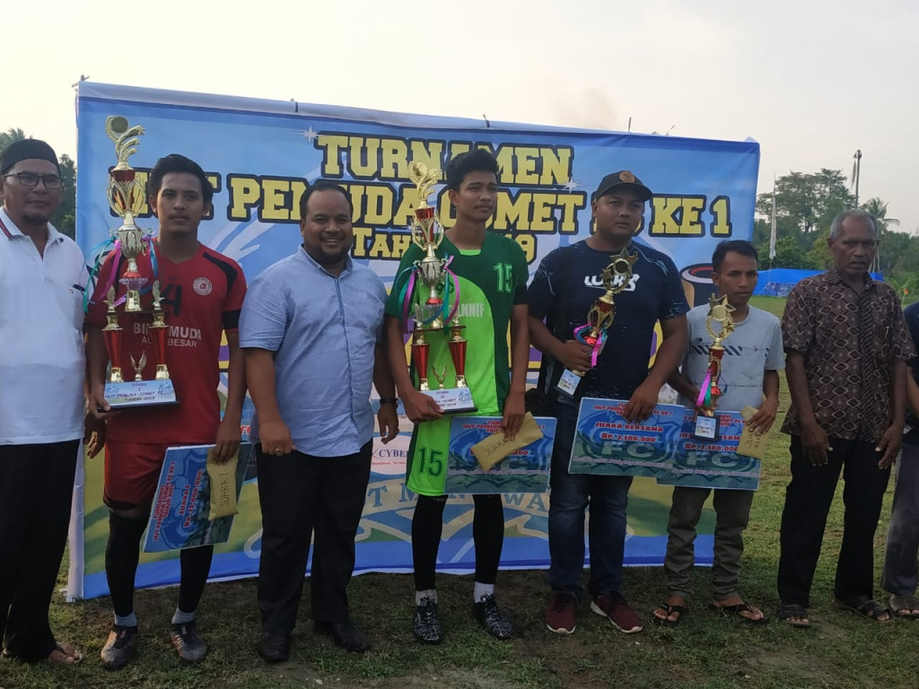 PS. LAMBHUK JUARA BERSAMA TURNAMEN SEPAK BOLA COMET FC